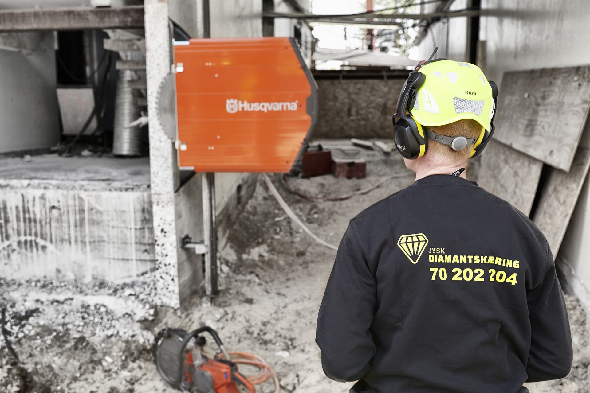Diamantskæring — Skæring i beton, tegl og granit i indtil 720 mm dybde